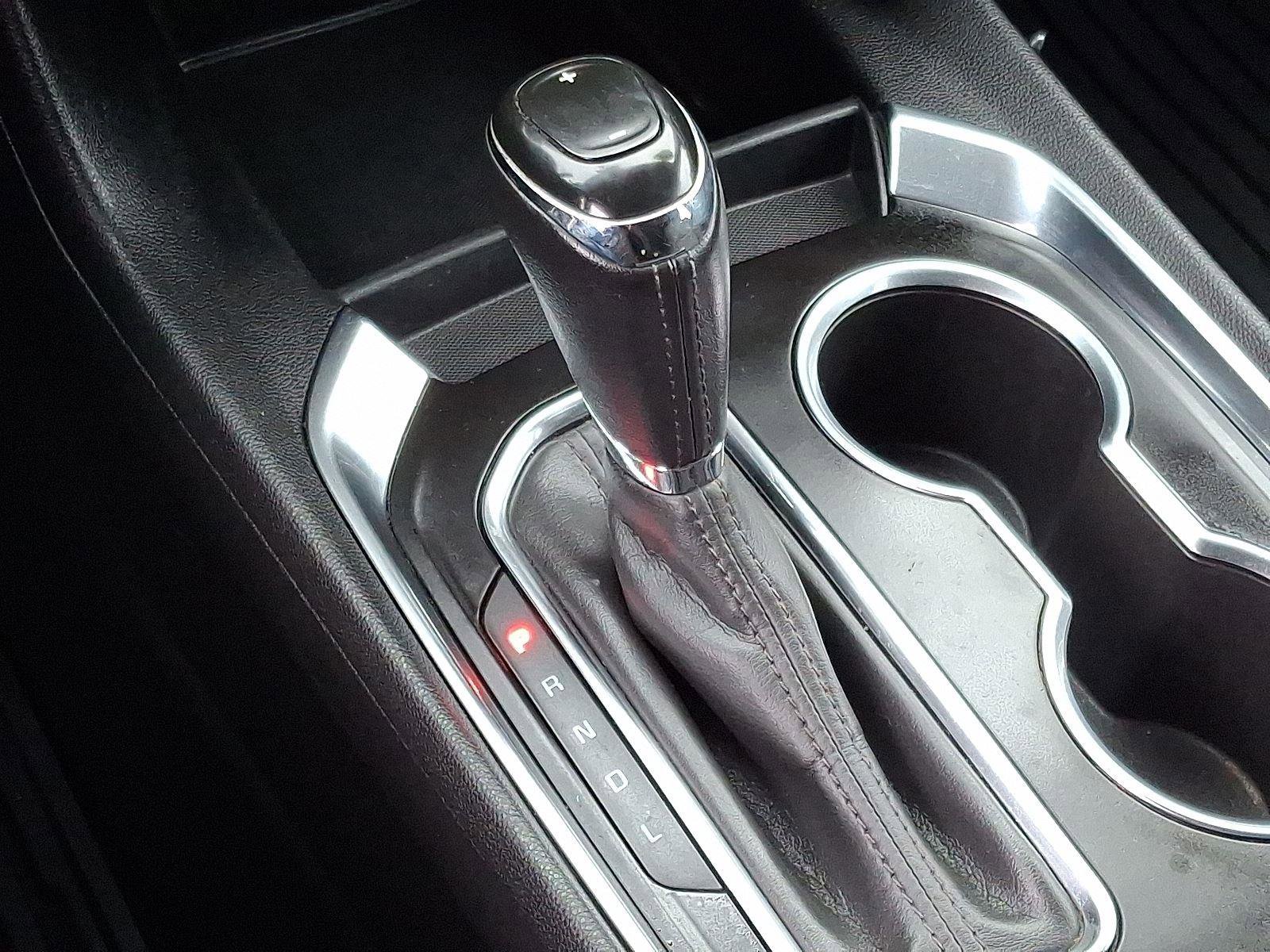 Used 2020 Chevrolet Traverse LT image 16