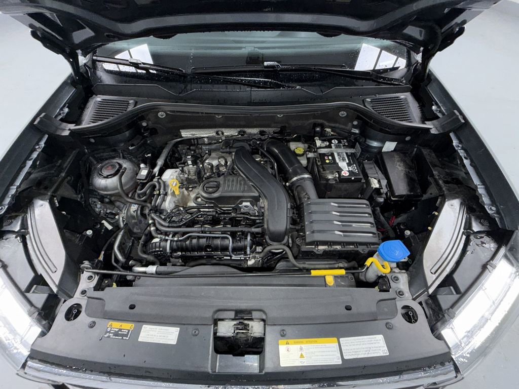 Used 2022 Volkswagen Taos SE FWD image 12