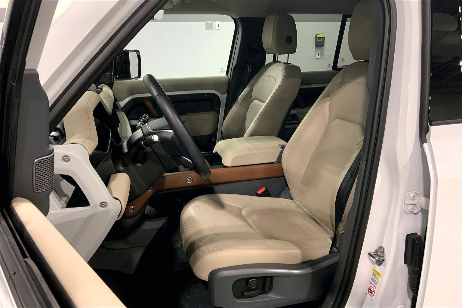 Used 2024 Land Rover Defender 110 S image 7