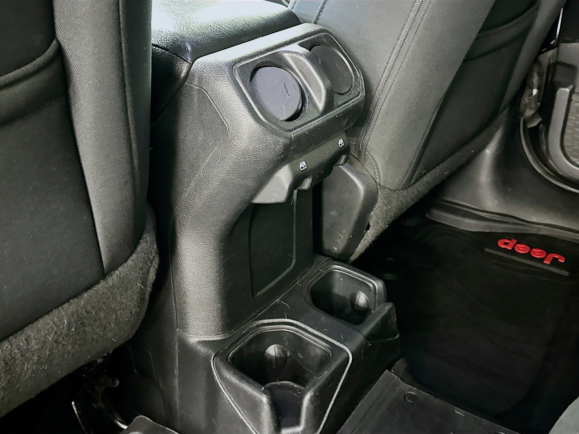 Used 2018 Jeep Wrangler Unlimited Sport S image 27