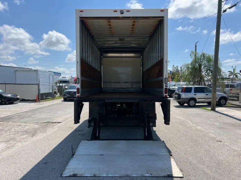 Used 2017 Ford F650 2WD Regular Cab Super Duty image 2