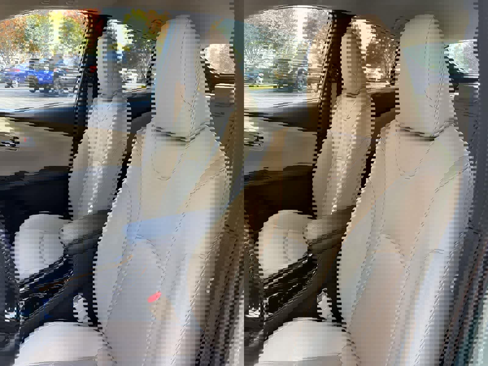 Used 2021 Toyota Prius L Eco image 26