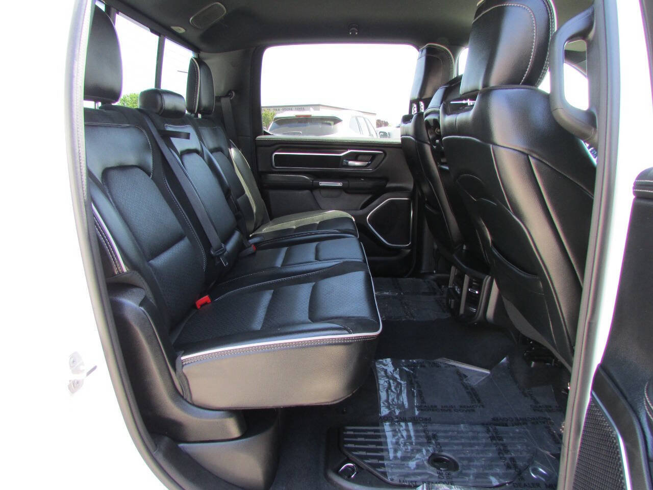 Used 2025 RAM 1500 Laramie AWD/4WD image 33