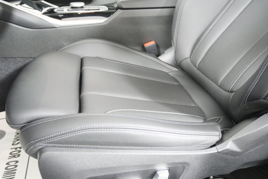 Used 2023 BMW 230i Coupe w/ Premium Package RWD image 10