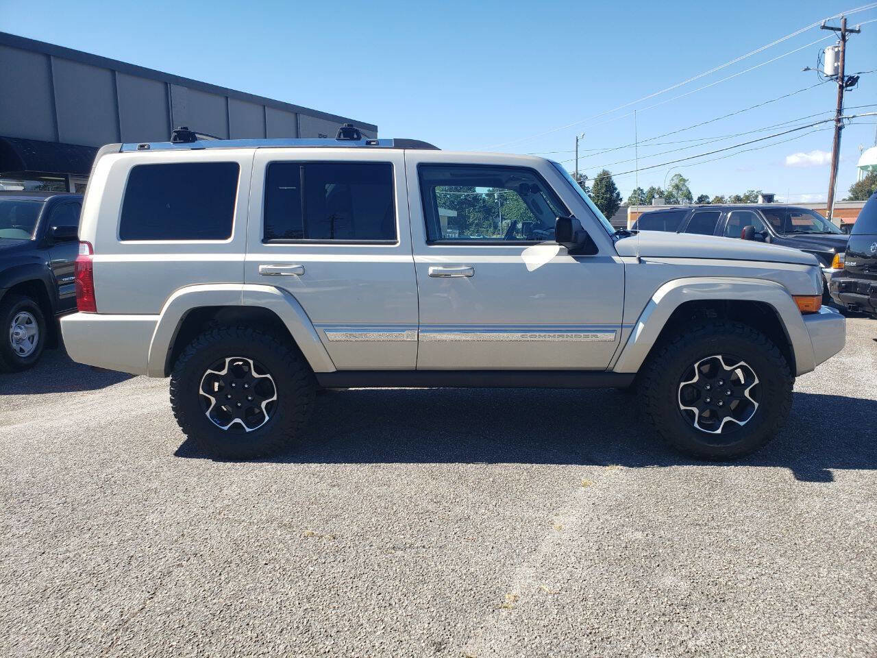 Used 2007 Jeep Commander Limited image 2