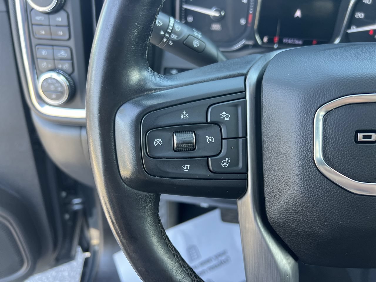 Used 2023 GMC Sierra 2500 Denali w/ Denali Ultimate Package AWD/4WD image 19