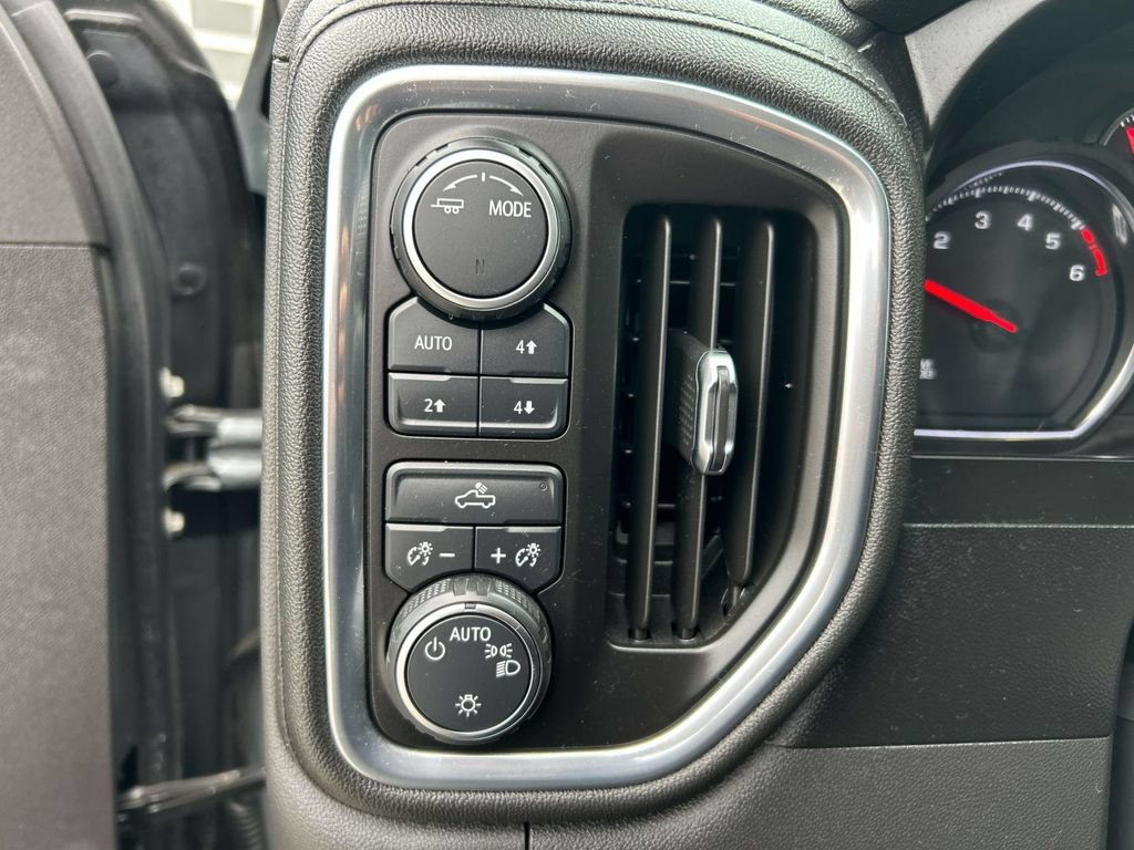 Used 2021 Chevrolet Silverado 1500 LT w/ Z71 Off-Road Package AWD/4WD image 28