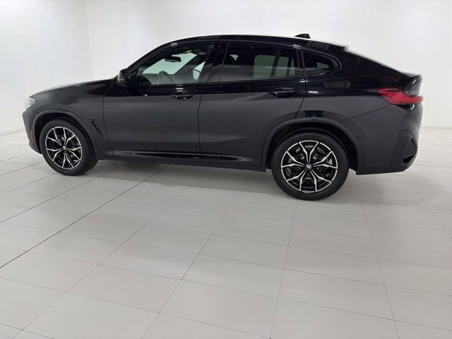Certified 2023 BMW X4 xDrive30i w/ M Sport Package image 2