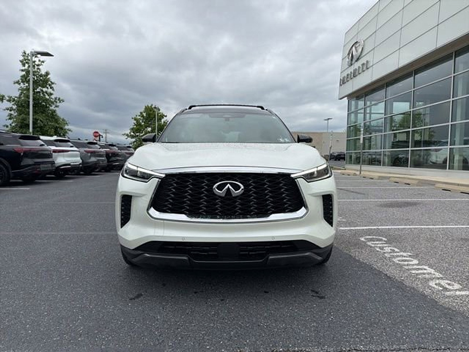 Certified 2025 INFINITI QX60 Autograph w/ Cargo Package AWD/4WD image 2