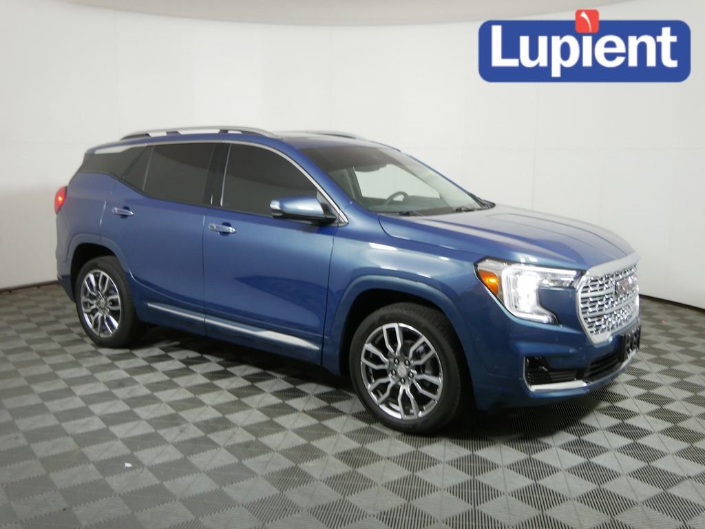 Used 2024 GMC Terrain Denali w/ Denali Premium Package image 1