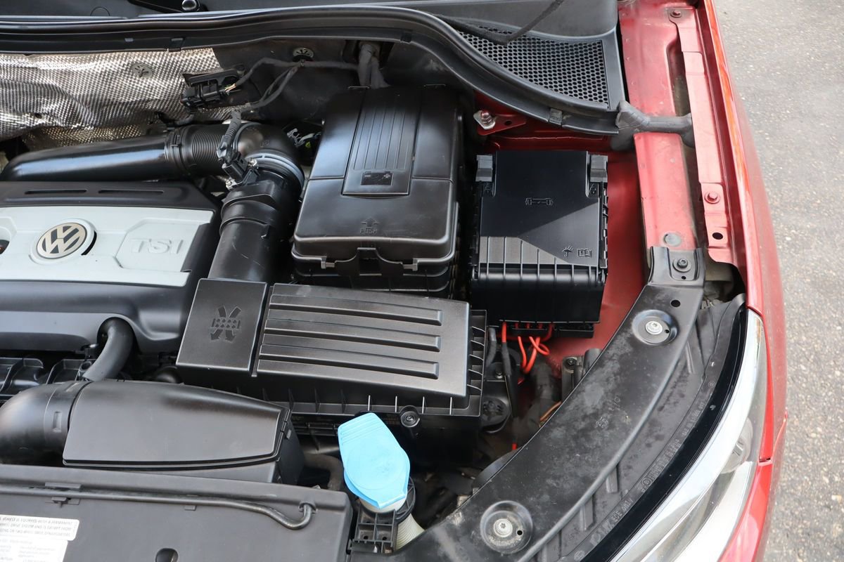 Used 2012 Volkswagen Tiguan S image 38