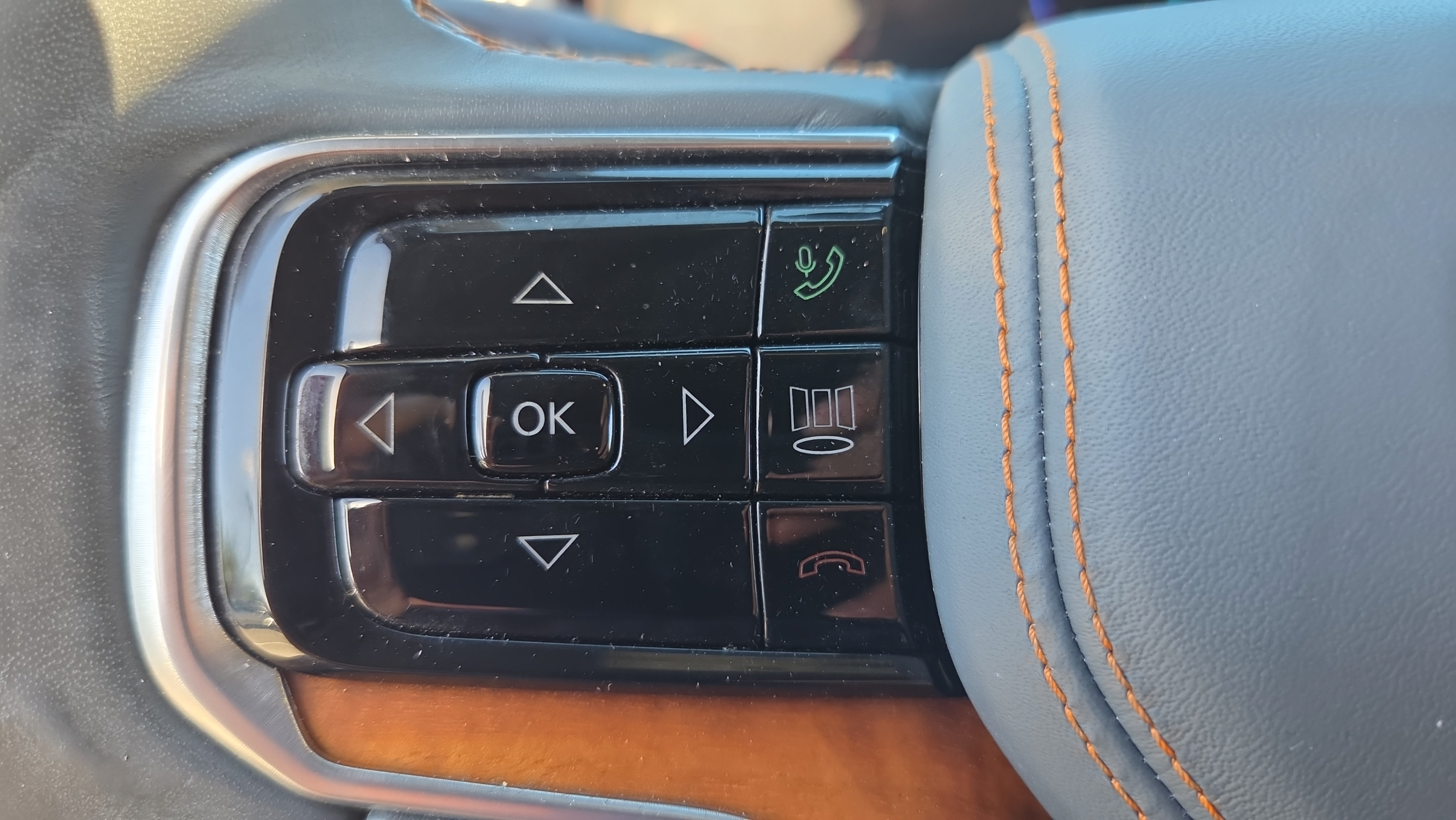 Used 2022 Jeep Grand Wagoneer Series II w/ Convenience Group III AWD/4WD image 22