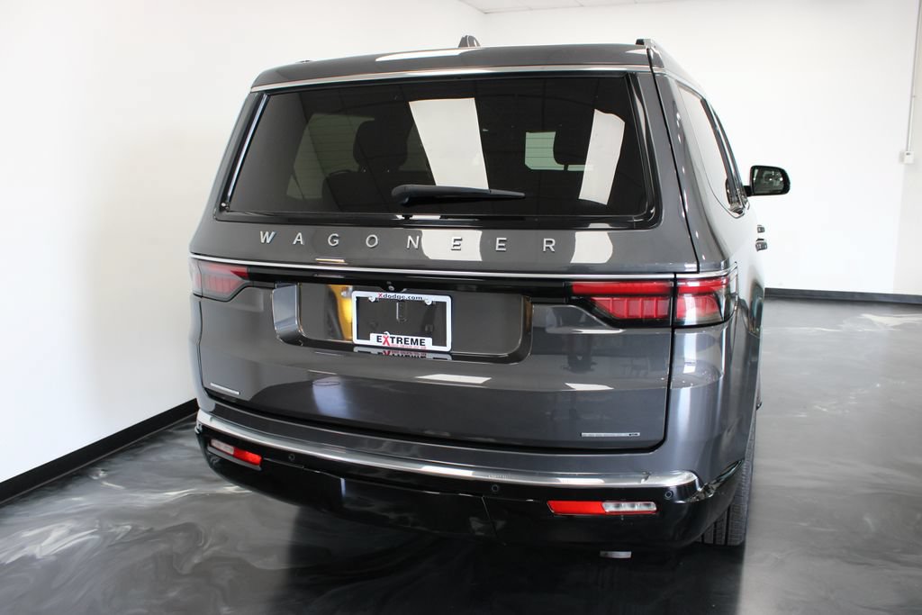Used 2022 Jeep Wagoneer Series III w/ Rear Seat Entertainment Group AWD/4WD image 6