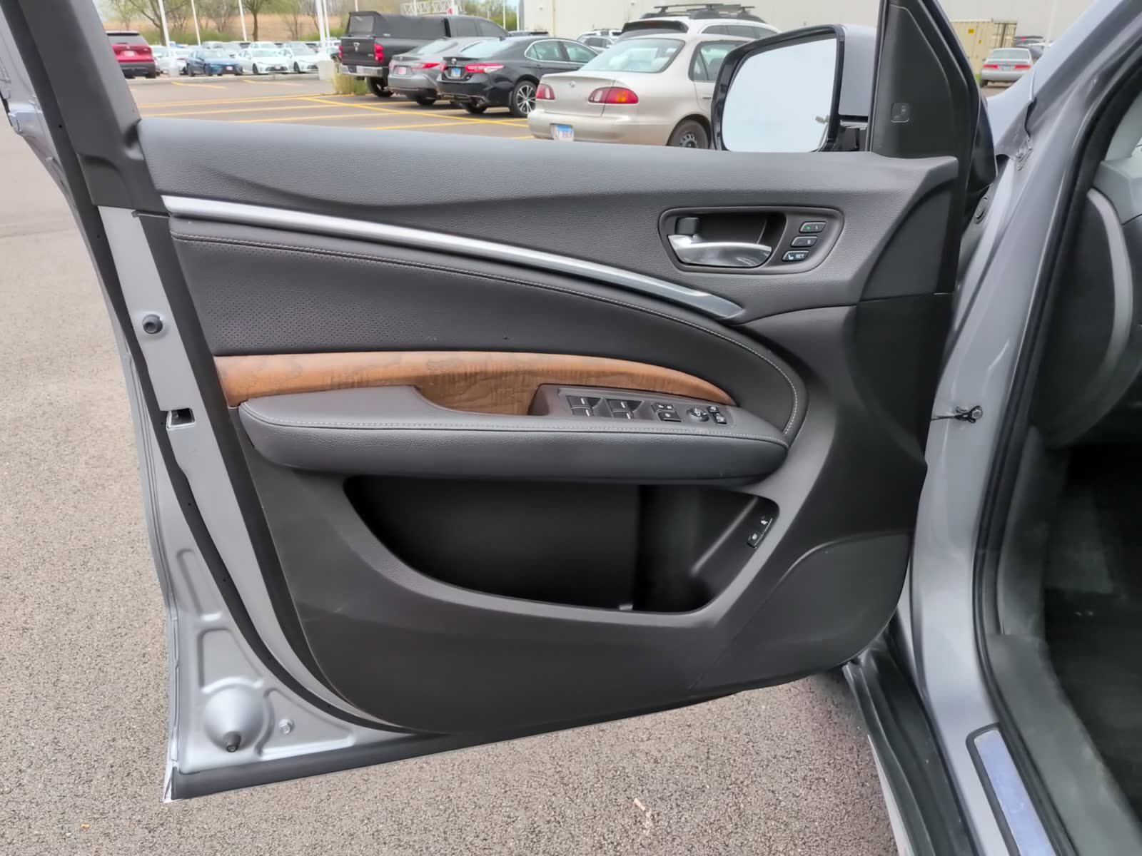 Used 2020 Acura MDX FWD w/ Technology Package image 15