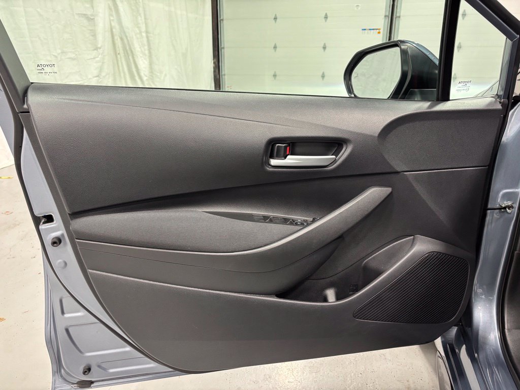 Used 2026 Toyota Corolla SE FWD image 8