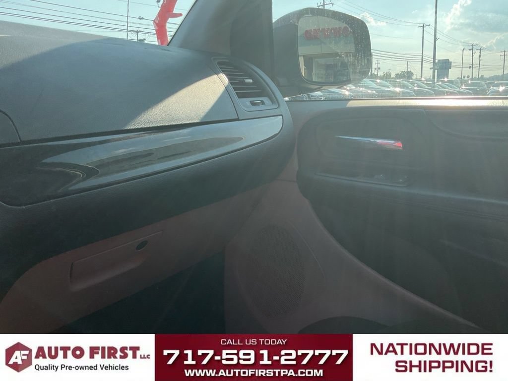 Used 2017 Dodge Grand Caravan SE FWD image 14
