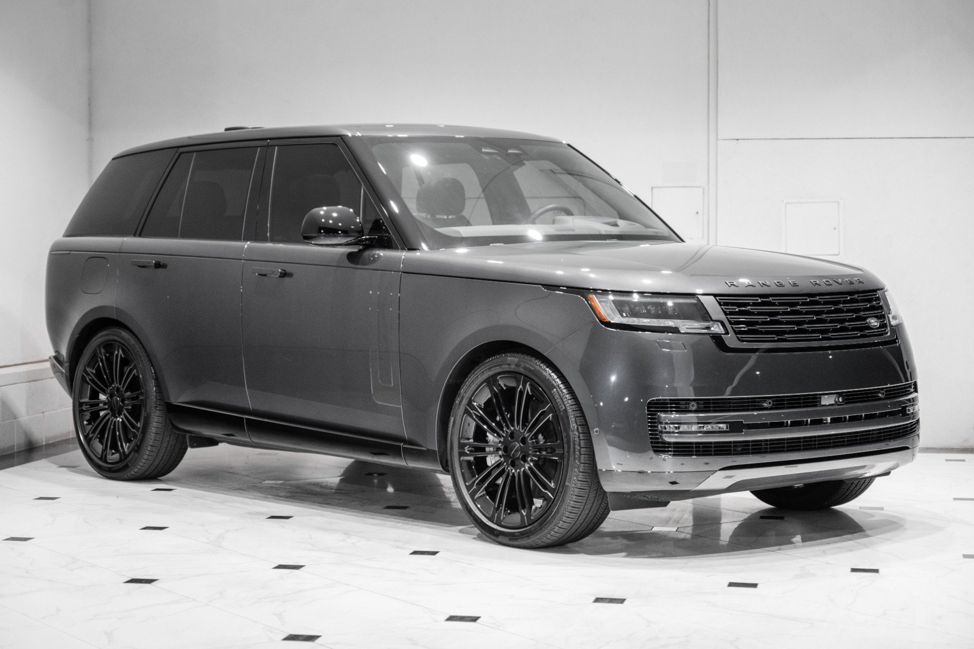 Used 2026 Land Rover Range Rover SE AWD/4WD image 3