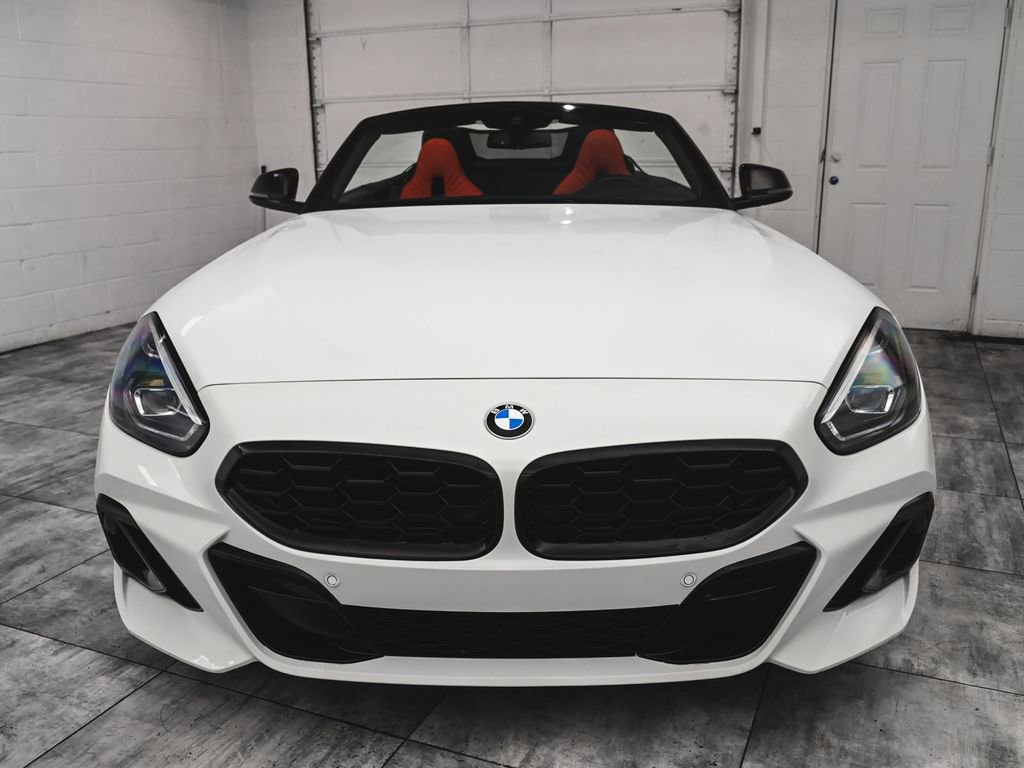 Used 2024 BMW Z4 sDrive30i w/ Shadowloine Package RWD image 2