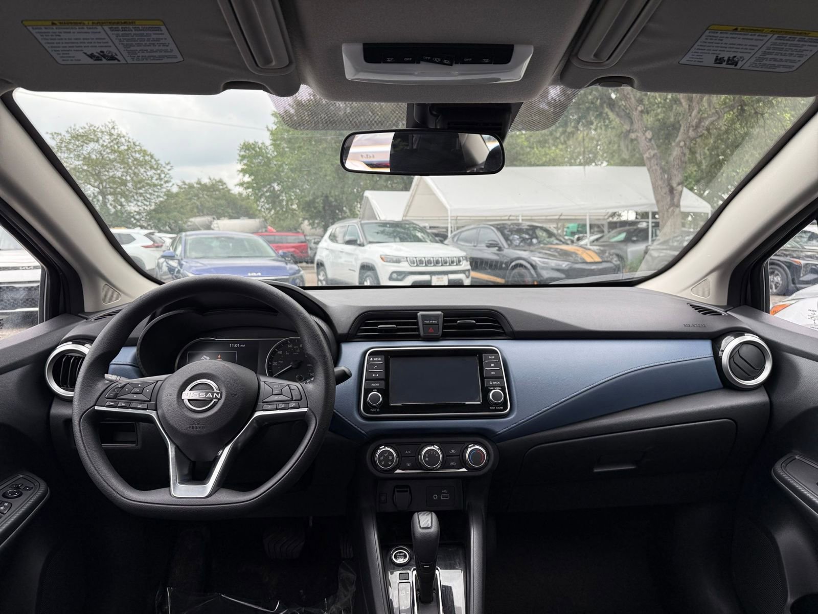 Used 2025 Nissan Versa SV FWD image 30