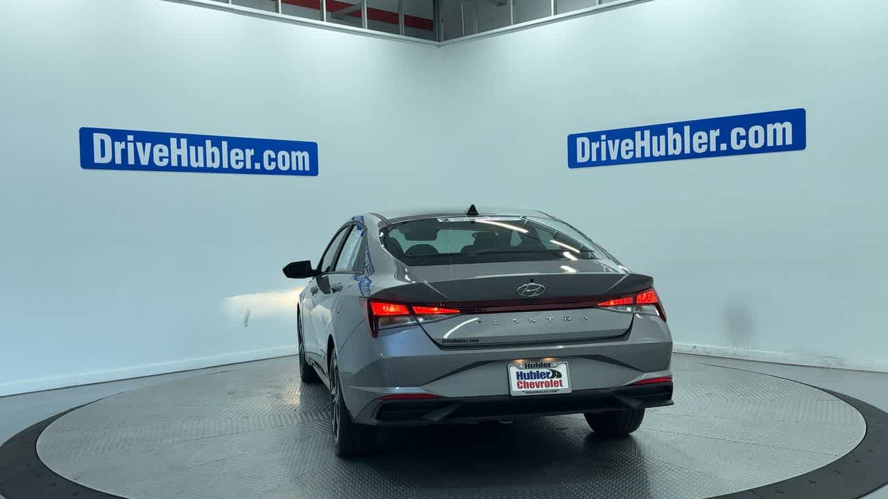 Used 2023 Hyundai Elantra SEL w/ Convenience Package FWD image 9