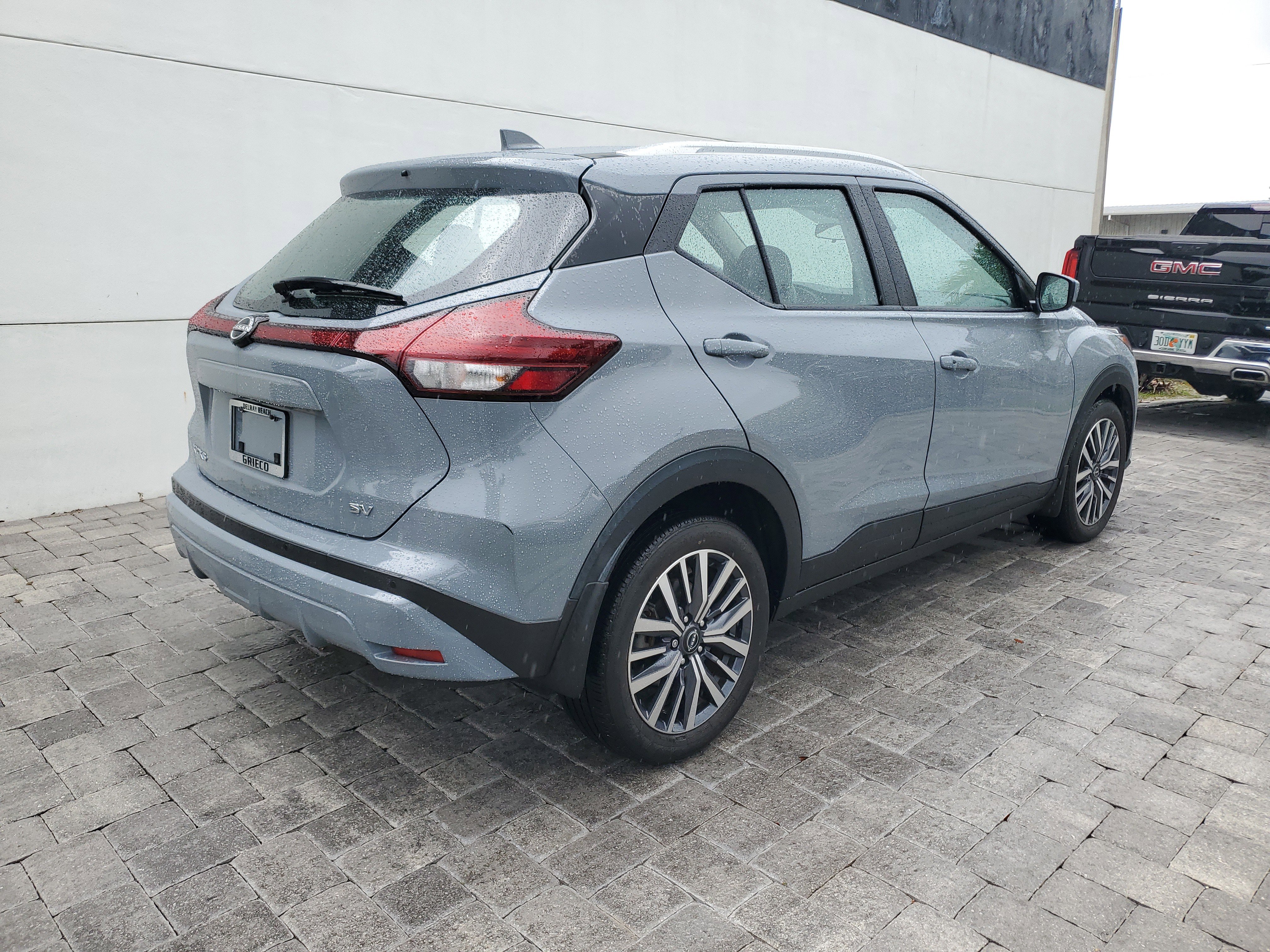 Used 2024 Nissan Kicks SV FWD image 6