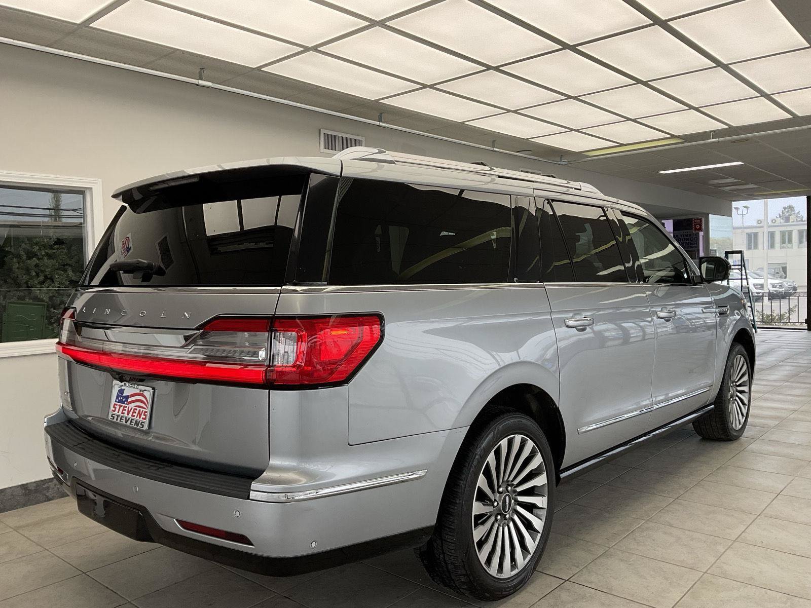 Used 2020 Lincoln Navigator L Reserve w/ Luxury Package AWD/4WD image 5