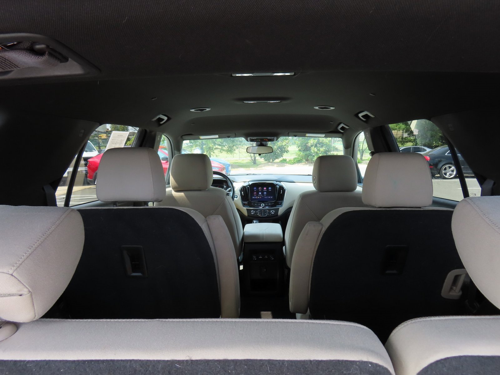 Used 2022 Chevrolet Traverse LT image 37