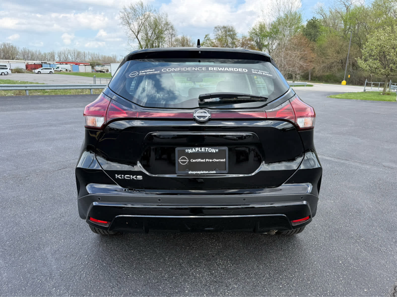 Used 2025 Nissan Kicks Play S FWD image 6