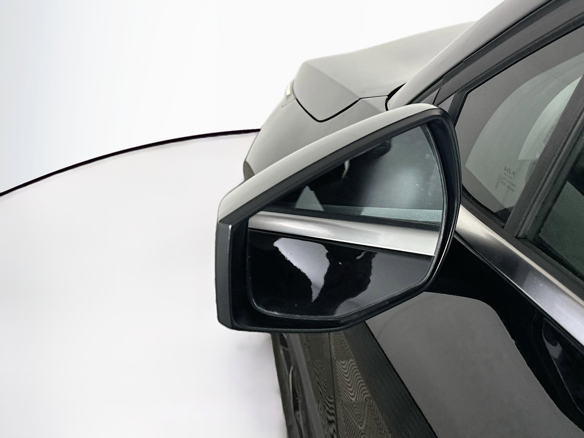 Used 2025 Kia Sportage LX image 16