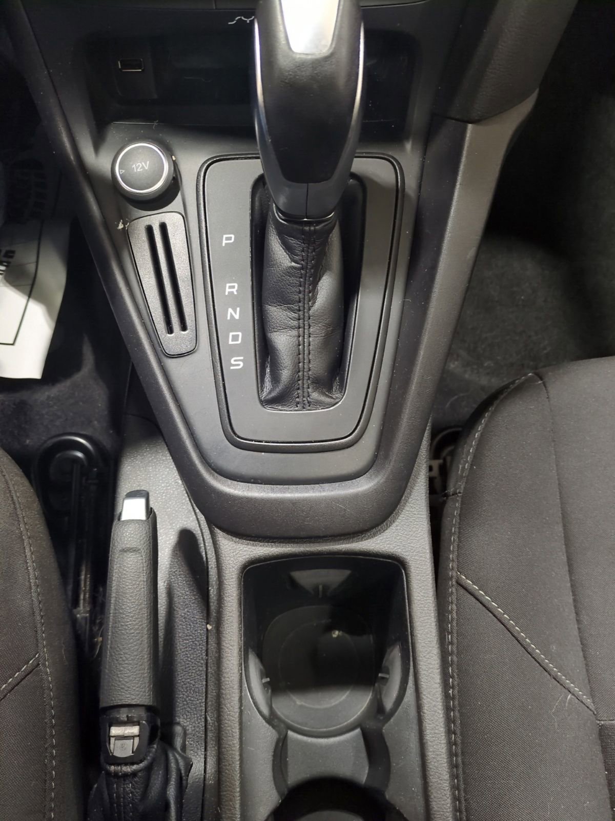 Used 2016 Ford Focus SE w/ SE Sport Package FWD image 20