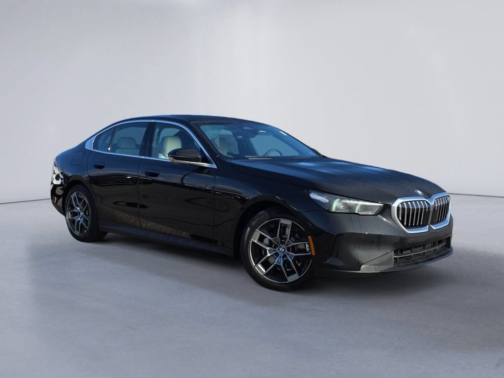 New 2026 BMW 530i xDrive w/ Premium Package image 2