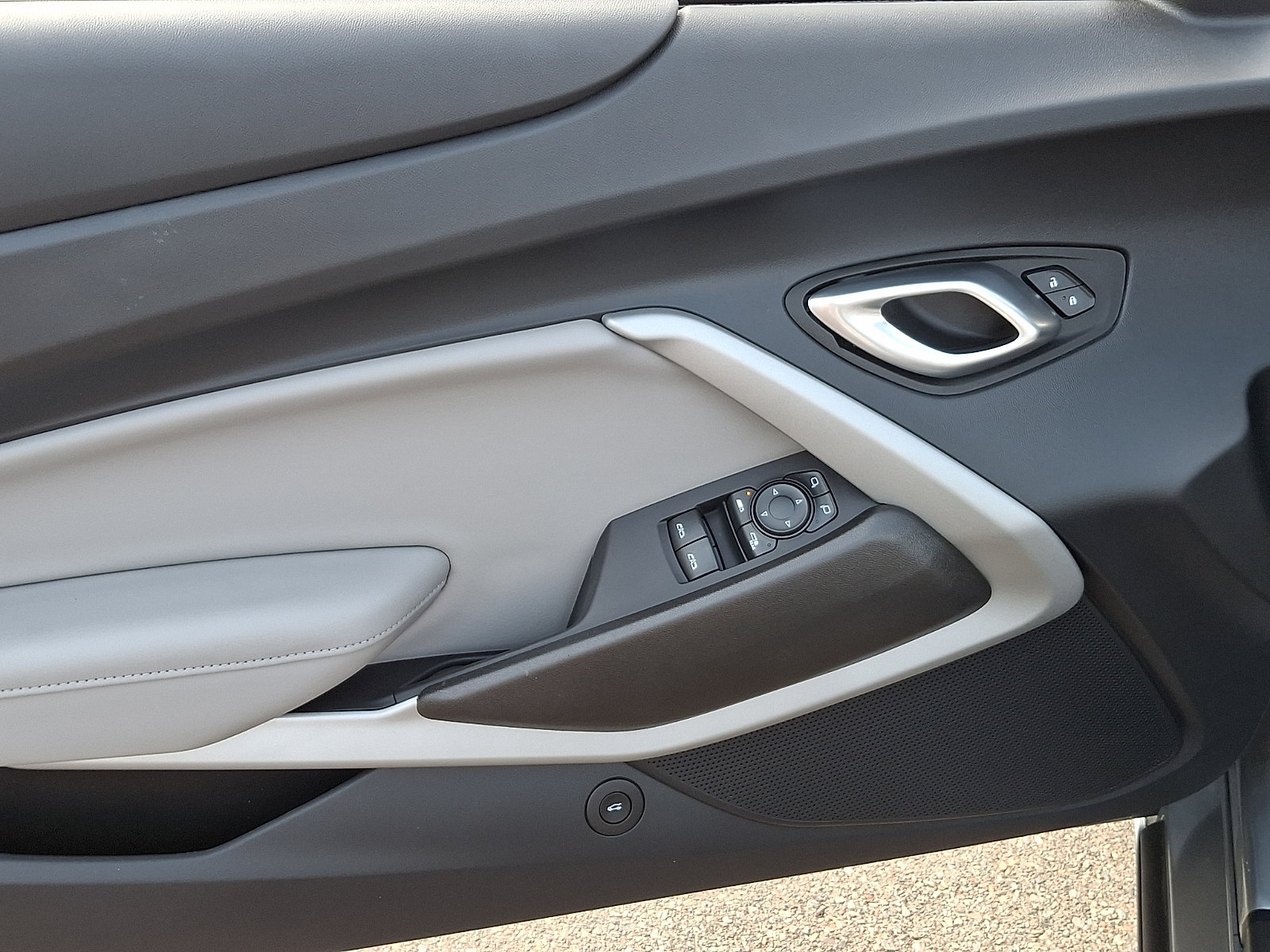 Used 2024 Chevrolet Camaro LT RWD image 12