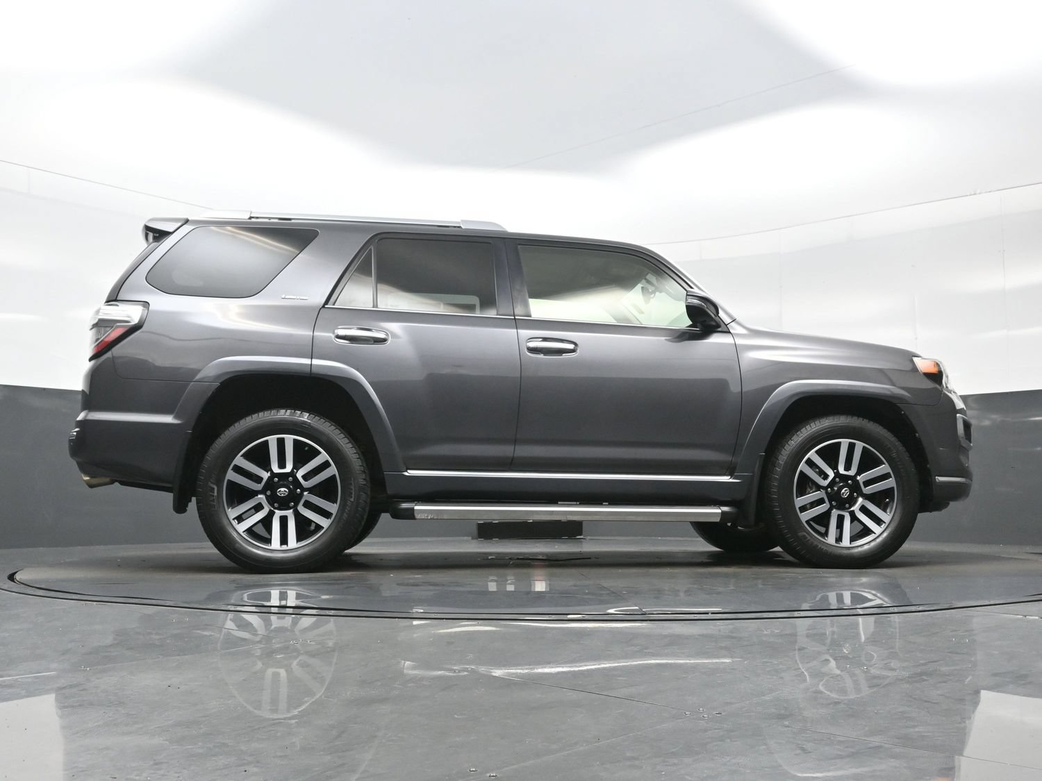 Used 2018 Toyota 4Runner Limited AWD/4WD image 35