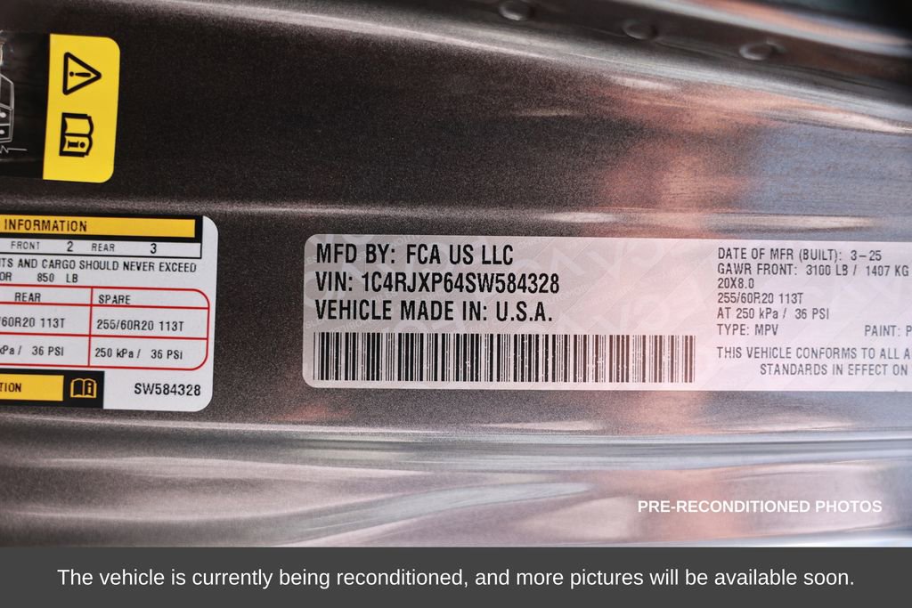 Used 2025 Jeep Wrangler Unlimited Sahara w/ Safety Group image 40