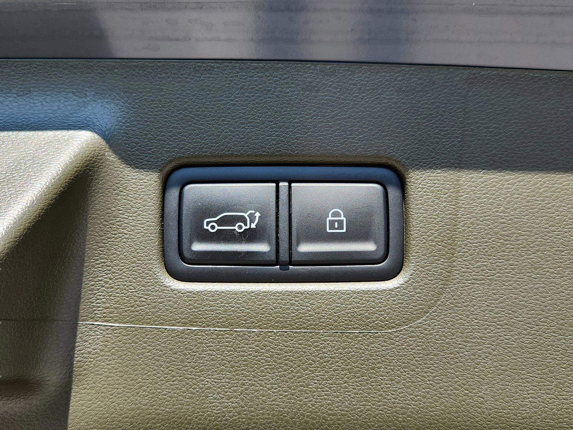Used 2025 Hyundai Santa Fe Calligraphy image 9