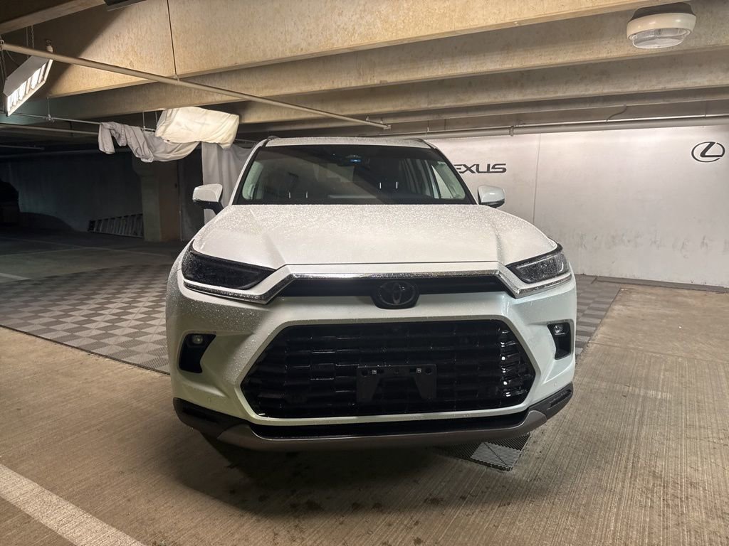 Used 2024 Toyota Grand Highlander Limited image 2