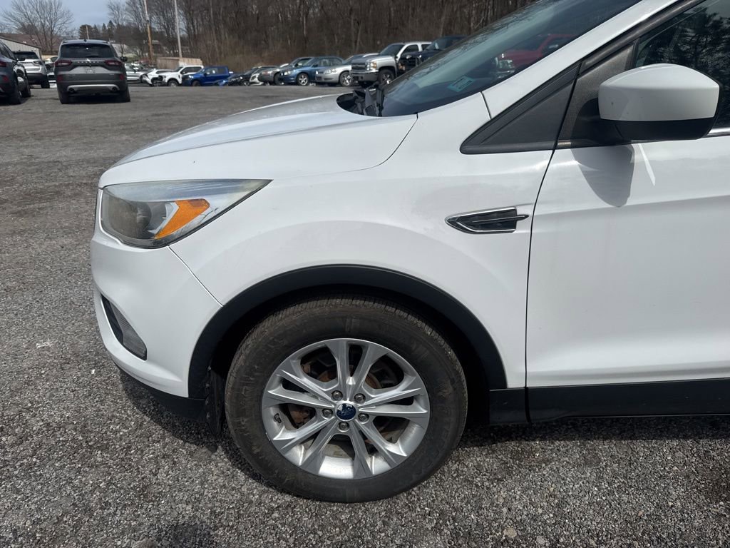 Used 2017 Ford Escape SE AWD/4WD image 6
