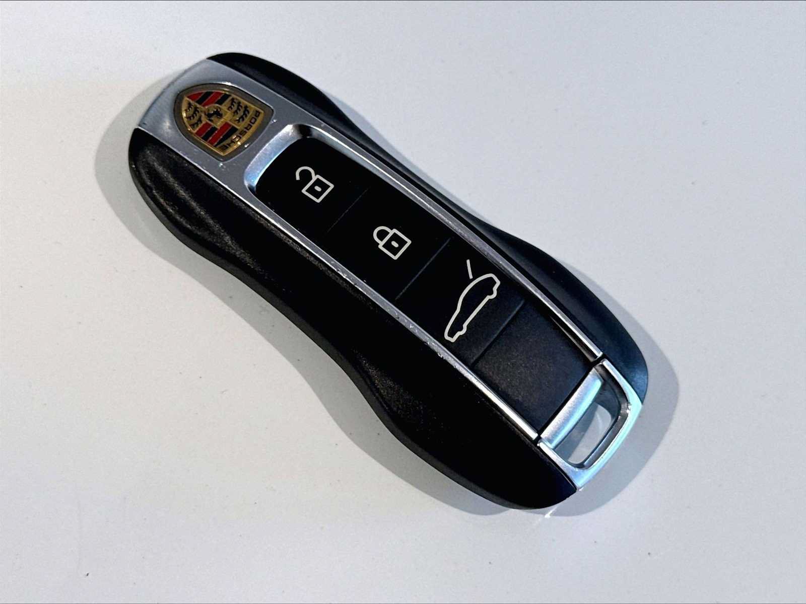 Used 2020 Porsche Panamera 4 AWD/4WD image 36