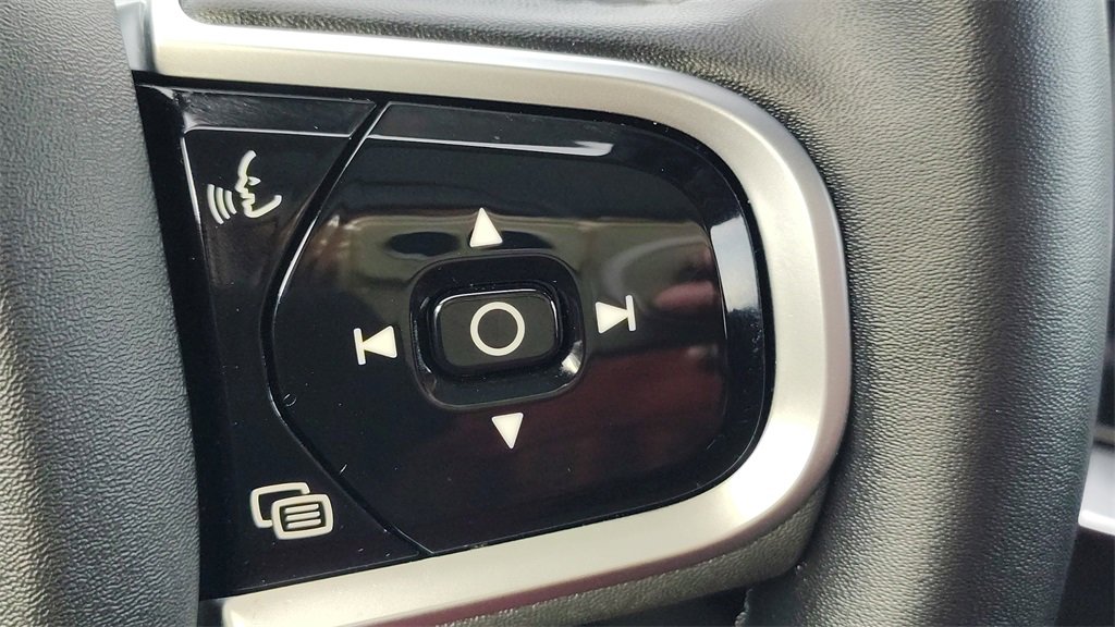 Certified 2025 Volvo XC90 B6 Plus image 15