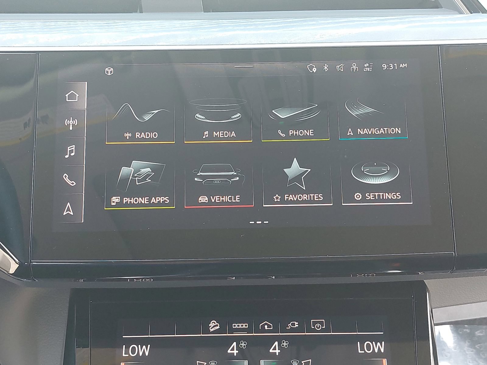 Used 2024 Audi Q8 e-tron Premium Plus w/ Premium Plus Package AWD/4WD image 23