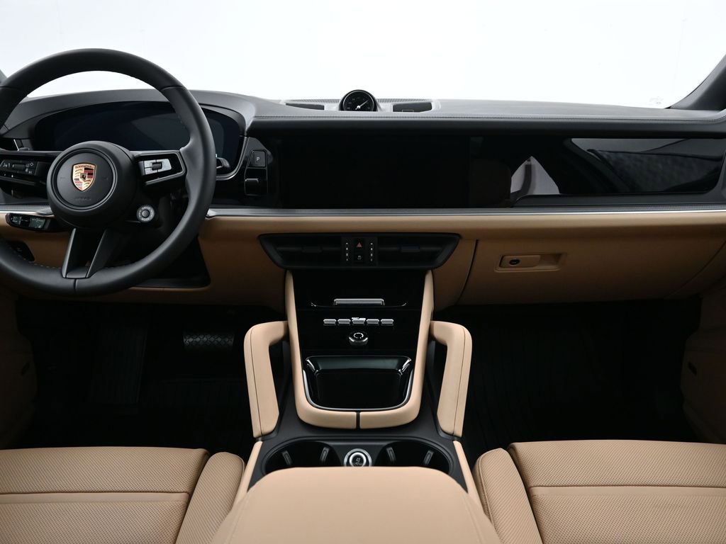 Certified 2026 Porsche Cayenne Coupe image 9