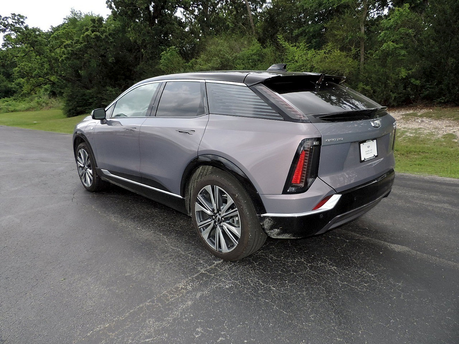 New 2026 Cadillac Optiq Luxury 2 RWD image 7