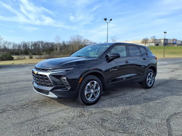 Used 2025 Chevrolet Blazer LT FWD image 37