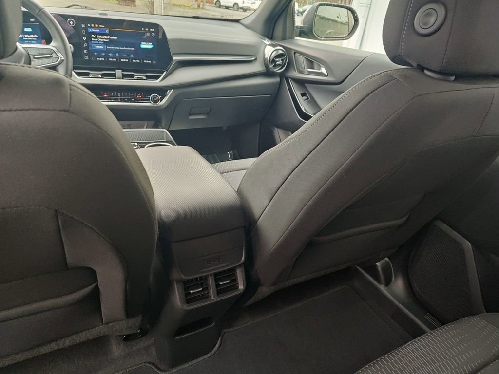 Used 2026 Chevrolet Equinox LT image 29