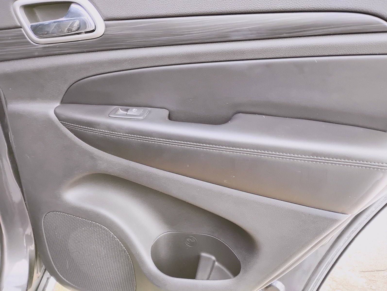 Used 2020 Jeep Grand Cherokee Laredo image 21