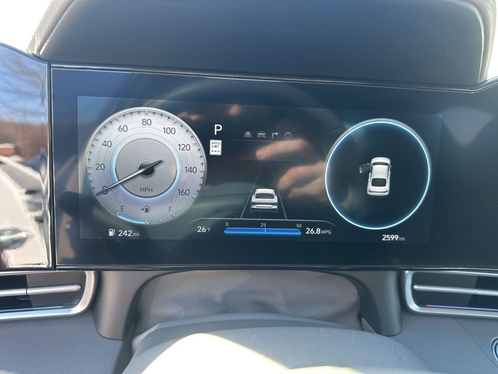 Certified 2025 Hyundai Elantra SEL image 14