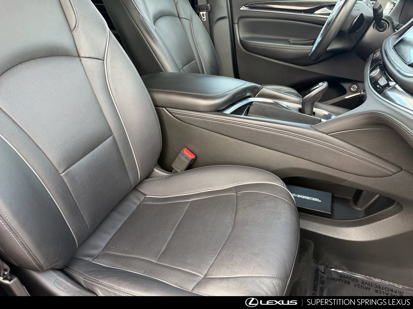 Used 2020 Buick Enclave Avenir w/ Avenir Technology Package FWD image 12