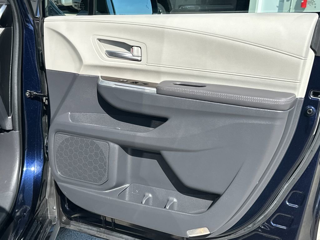 Used 2024 Toyota Sienna XLE image 14