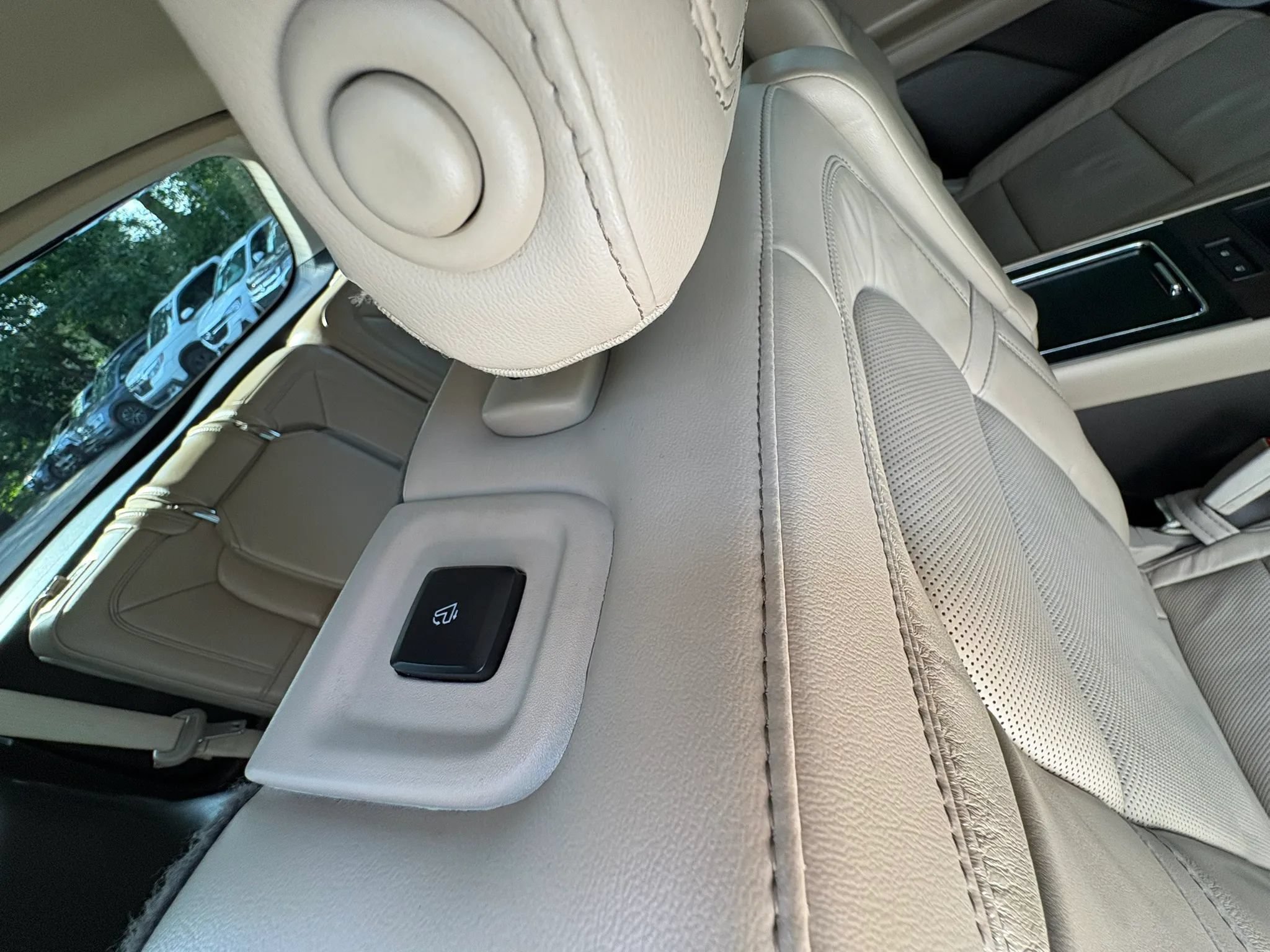 Used 2020 Lincoln Aviator Reserve w/ Equipment Group 202A AWD/4WD image 23