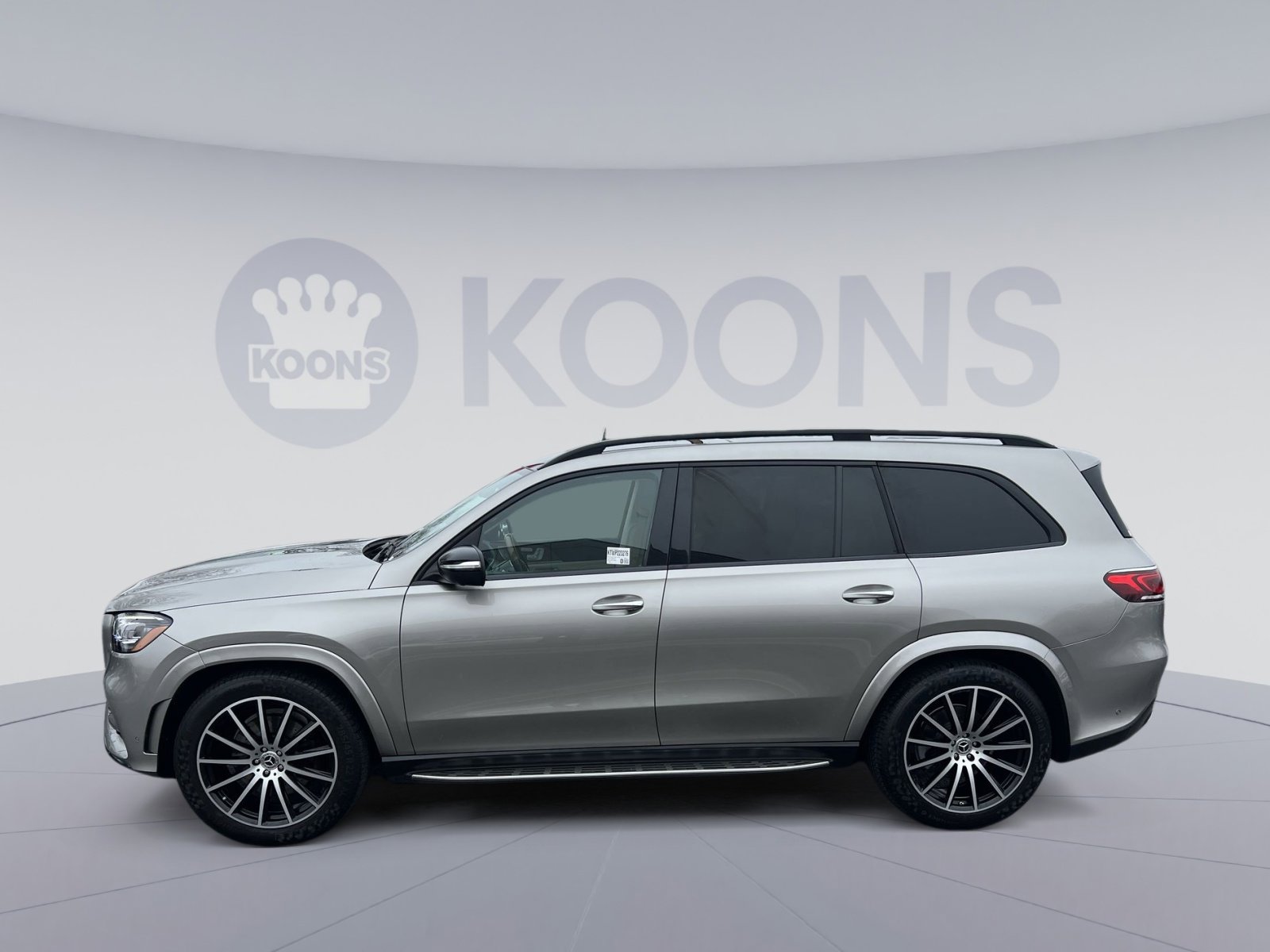 Used 2022 Mercedes-Benz GLS 450 4MATIC image 2